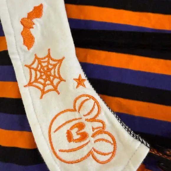 Disney Halloween Mickey shirt - Picture 2 of 3